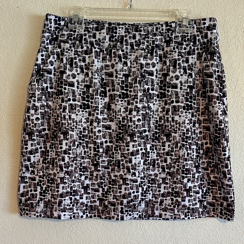 Coral Bay Monochrome Abstract Skort